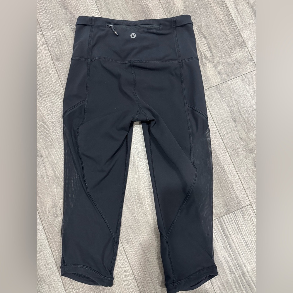 Lululemon Athletica Black Leggings with Zipper Pocket